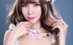 美女扒开尿口让男生添动态图